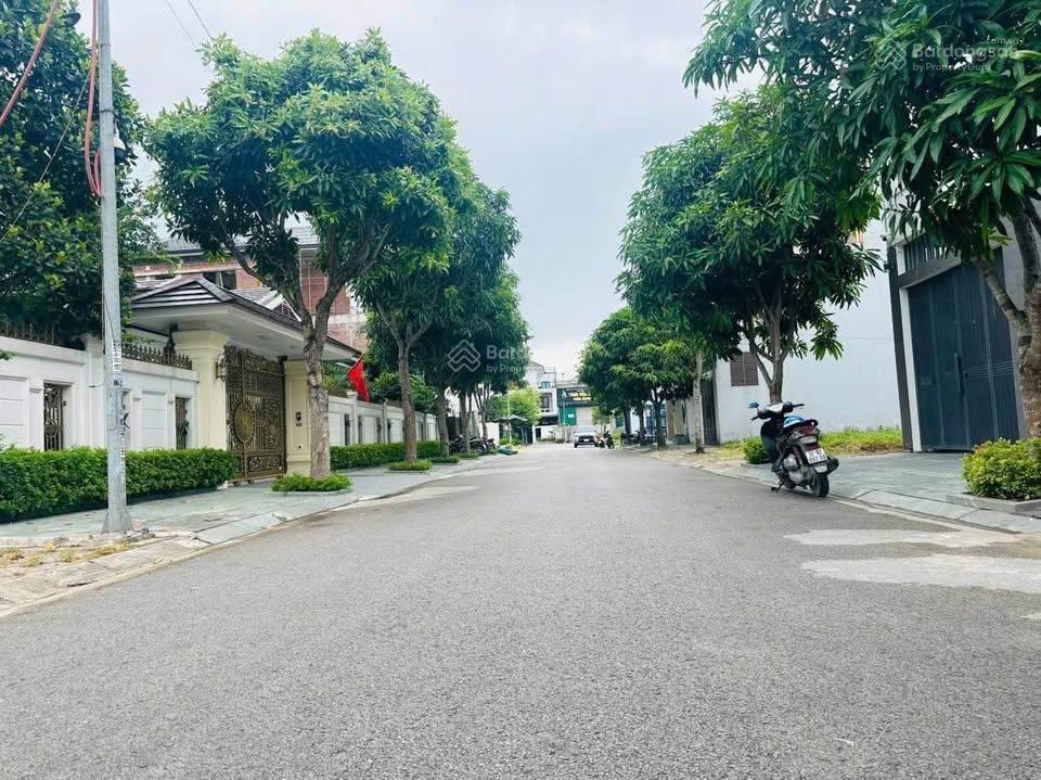 Bán đất khối 9, quán bàu hướng nam mát mẻ nhìn vào dãy biệt thự