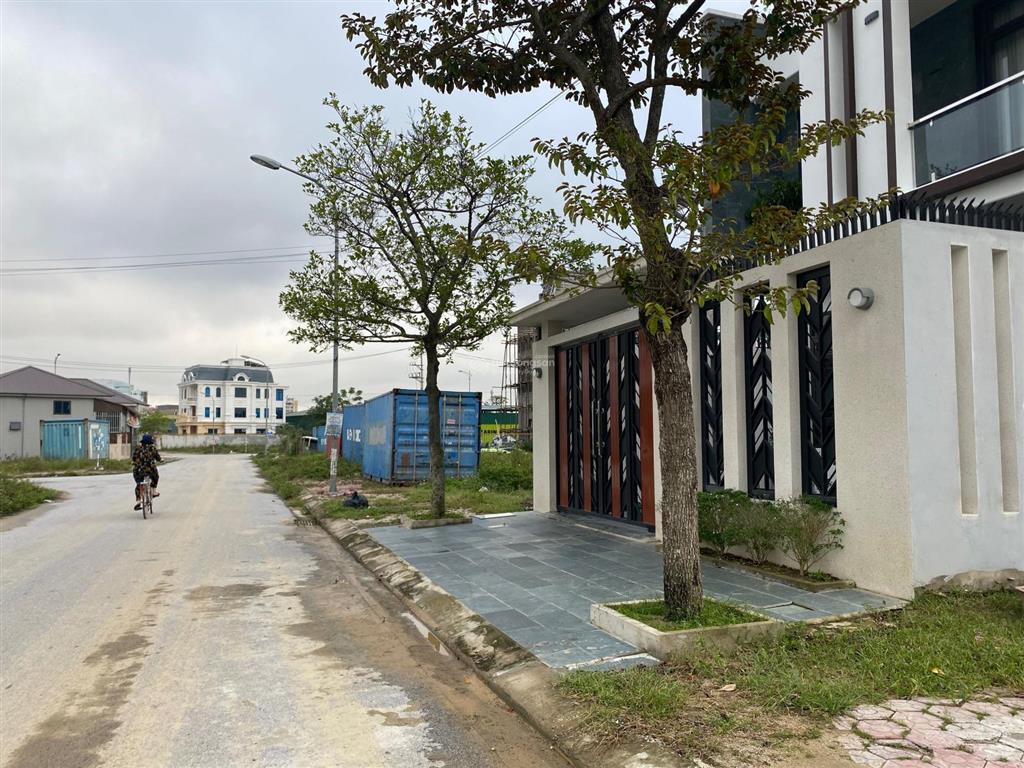 Bán đất khối 9, quán bàu hướng nam mát mẻ nhìn vào dãy biệt thự