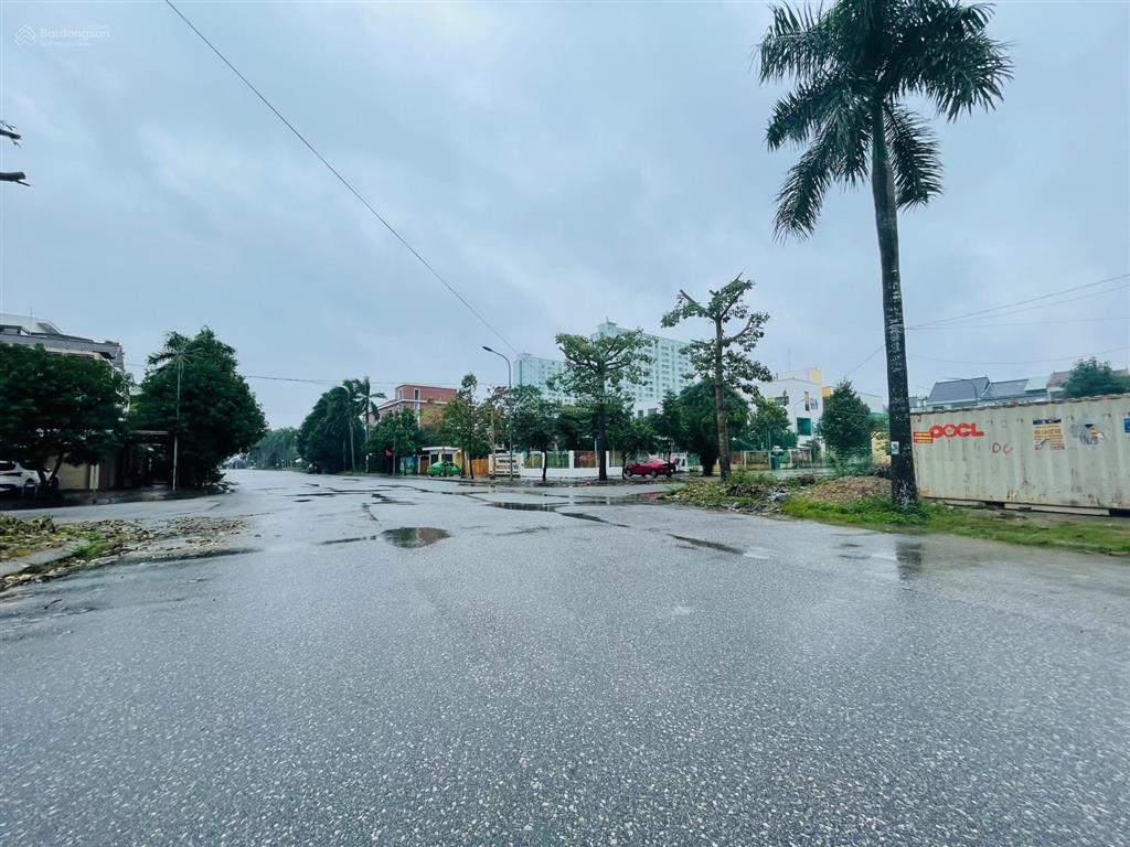 Cần bán lô đất hiếm tại kdt danatol cửa tiền  vinh tân đường đôi rộng 30m