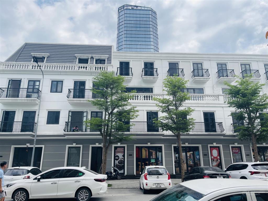 Cần bán gấp nhà phố 4 tầng mặt đường quang trung, vị trí kim cương