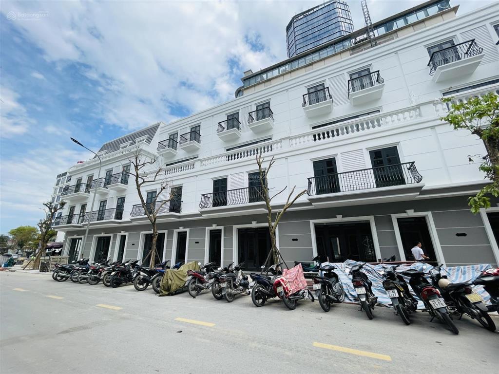 Cần bán gấp nhà phố 4 tầng mặt đường quang trung, vị trí kim cương