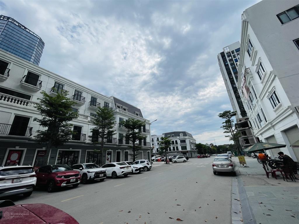 Cần bán gấp nhà phố 4 tầng mặt đường quang trung, vị trí kim cương