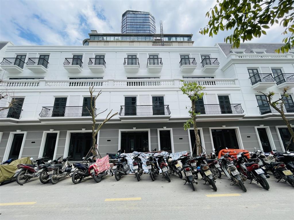 Cần bán gấp nhà phố 4 tầng mặt đường quang trung, vị trí kim cương