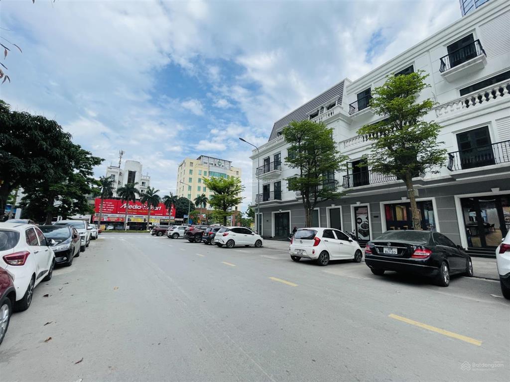 Cần bán gấp nhà phố 4 tầng mặt đường quang trung, vị trí kim cương