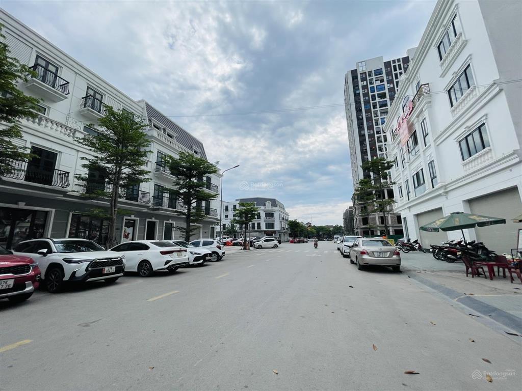 Cần bán gấp nhà phố 4 tầng mặt đường quang trung, vị trí kim cương