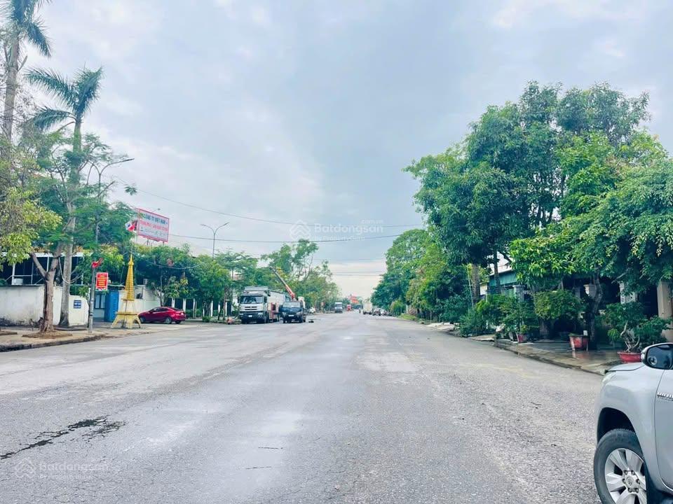 Bán đất mặt đường nguyễn văn tố 35m gần sân vay thuận tiện đi lại vận chuyển