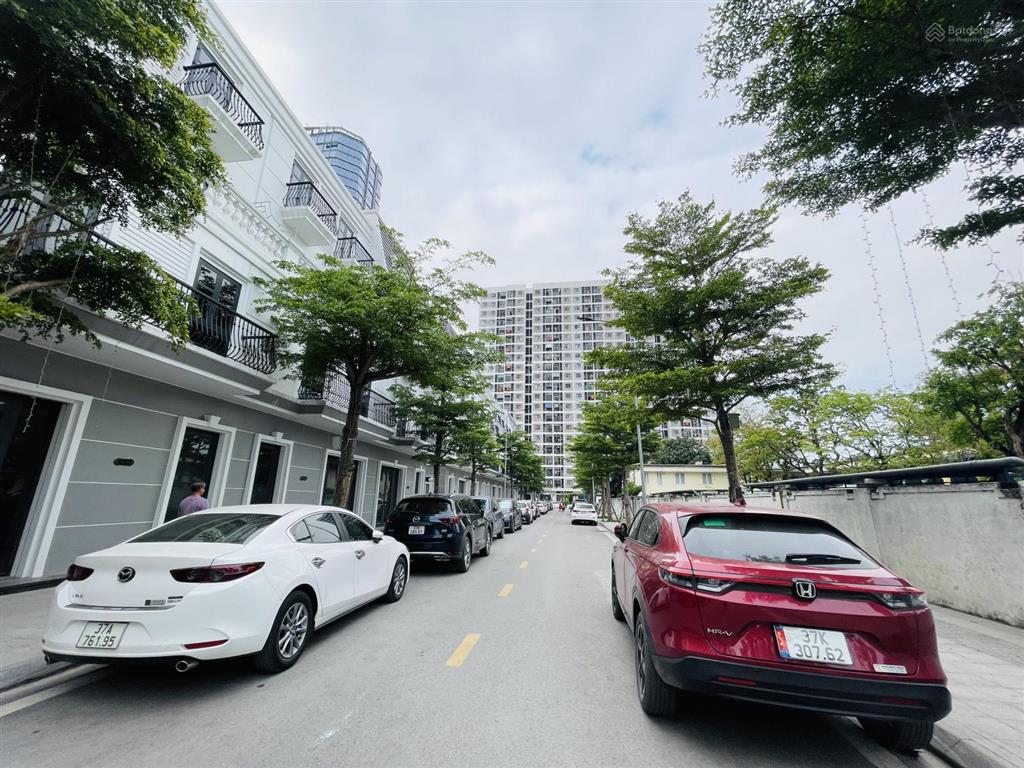 Bán căn shophouse vincom đường tràng tiền 23m kề vincom plaza