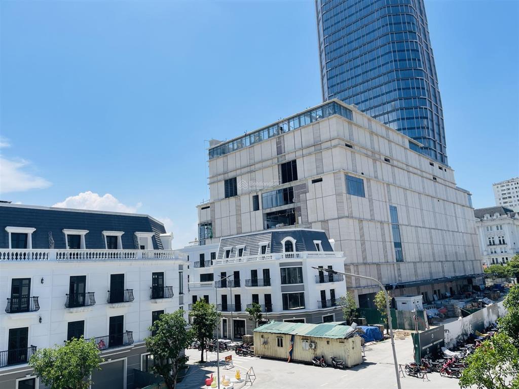 Bán căn shophouse vincom đường tràng tiền 23m kề vincom plaza