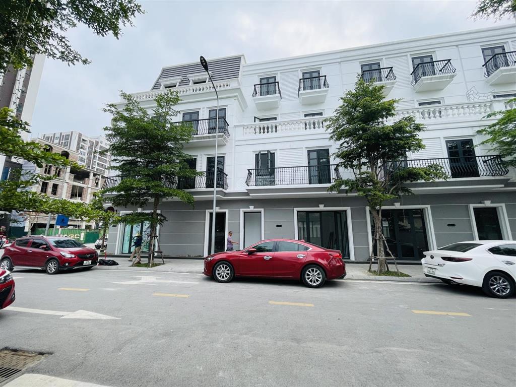 Bán căn shophouse vincom đường tràng tiền 23m kề vincom plaza