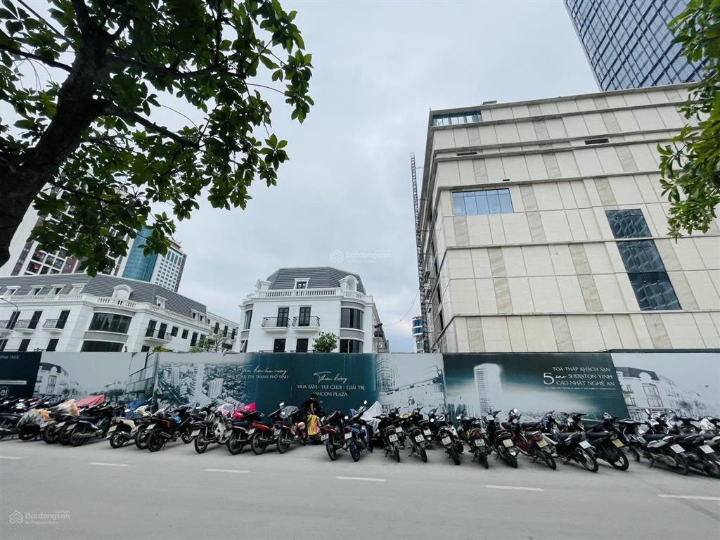 Bán căn shophouse vincom đường tràng tiền 23m kề vincom plaza