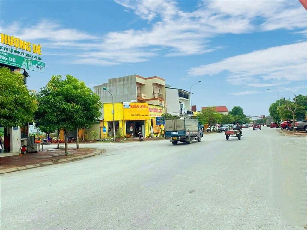 Bán đất đường ngô gia tự 24m  quán bàu