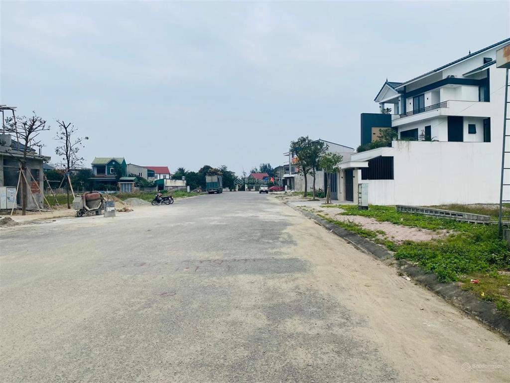 Bán lô góc đẹp khu đấu giá hưng chính mới giá tốt khu vực đường 12m đối diện công viên