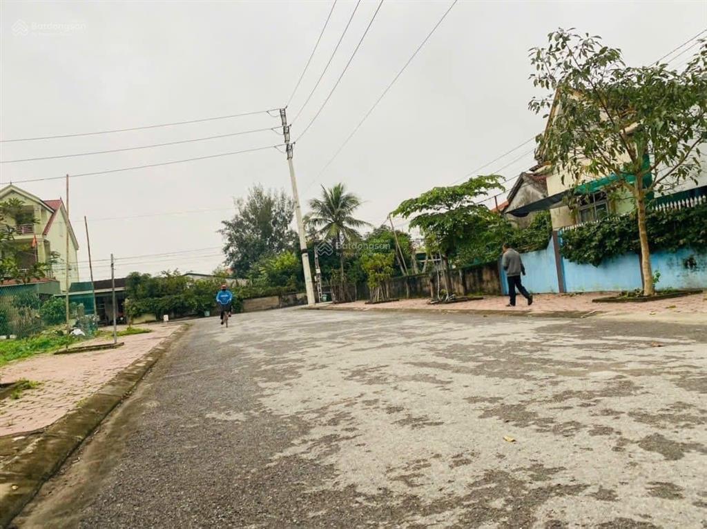 Cần tiền bán lô đất khu đấu giá xóm 5 hưng chính, giá mềm nhất khu vực đường rải thảm 15m