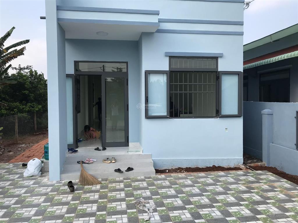 Cho thuê nhà 2pn vườn 710m2, giá 4tr/ tháng, mặt tiền đường lớn đi hồ tràm, xã nghĩa thành, tp hcm