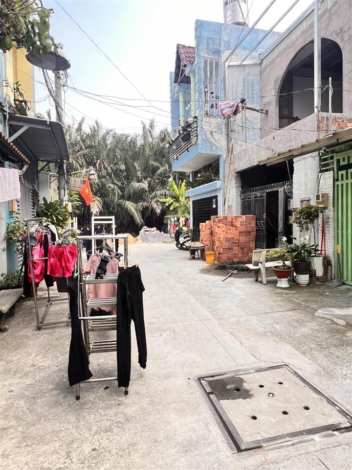 Bán nhà, nhà bè, 60m2 hxh 6m, ngang 4m x 15m nhà 2 tầng, bán 3,6 tỷ hỗ trợ ngân hàng.