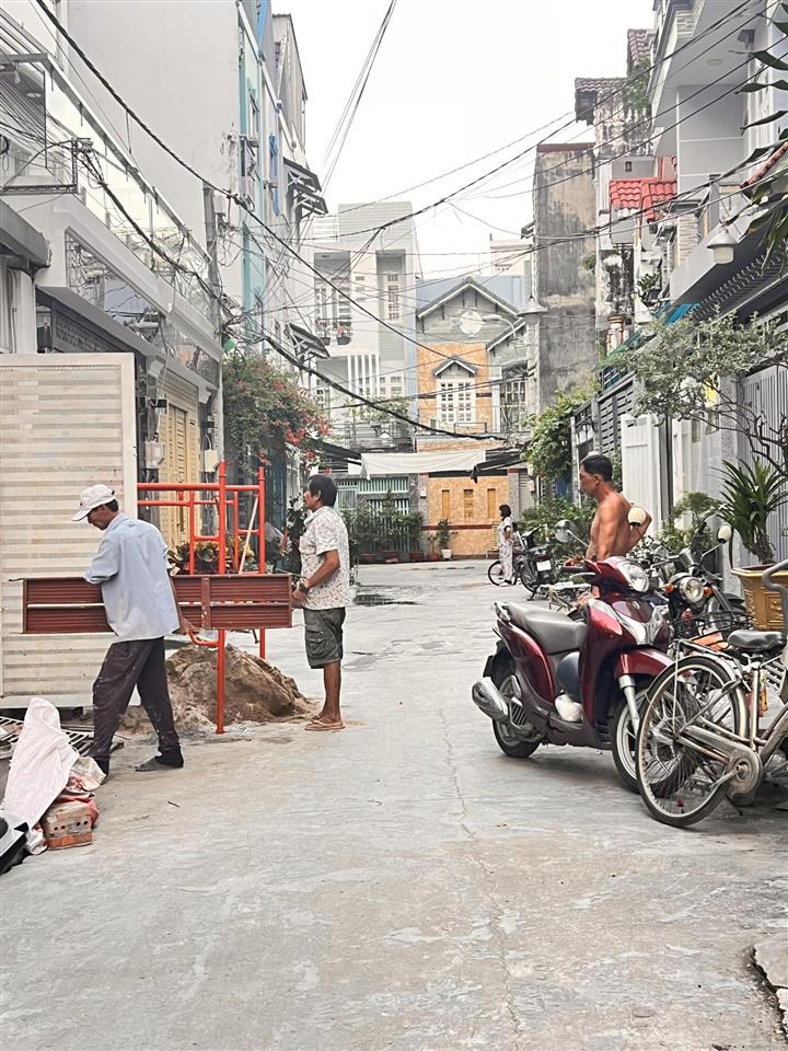 Bán nhà, nhà bè, 60m2 hxh 6m, ngang 4m x 15m nhà 2 tầng, bán 3,6 tỷ hỗ trợ ngân hàng.