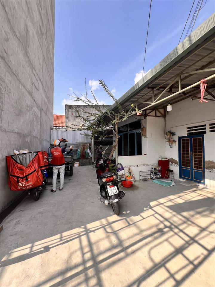 Bán nhà shr biệt, quận 7, gần phạm hữu lầu, 71,8m2, cấp 4, 2pn, 5 x 14,36, nhỉnh 3 tỷ.