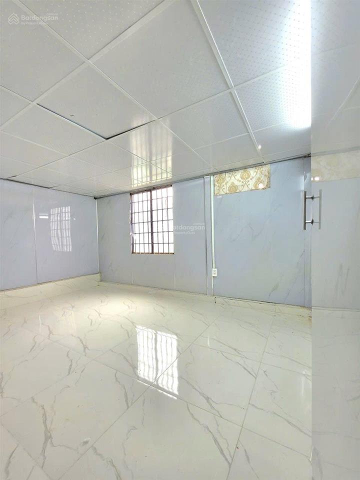 Bán nhà, 2 tầng, gần huỳnh tấn phát, gần phạm hữu lầu, nhà bè 70m2, giá 1,05 tỷ.