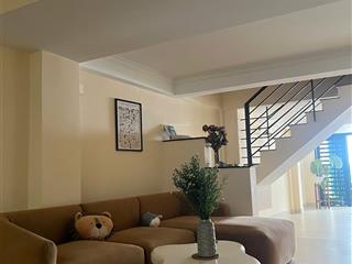 Bán nhà 3 tầng, gần huỳnh tấn phát, gần nguyễn thị thập, quận 7, xe hơi đỗ cửa 45,38m2, giá 6,2 tỷ.