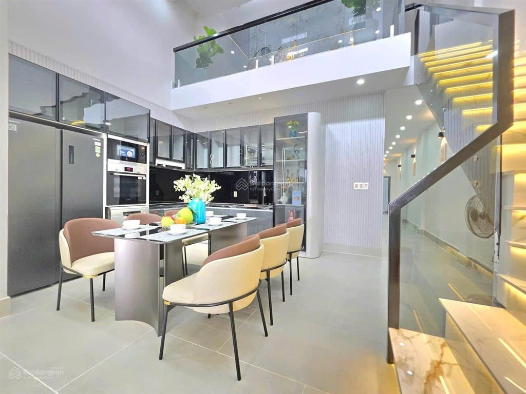 Bán nhà 121.3m2, nhà bè, 2 tầng, gần huỳnh tấn phát, 5,5m ngang, 4pn, 1pt, full nội thất, 7,25 tỷ
