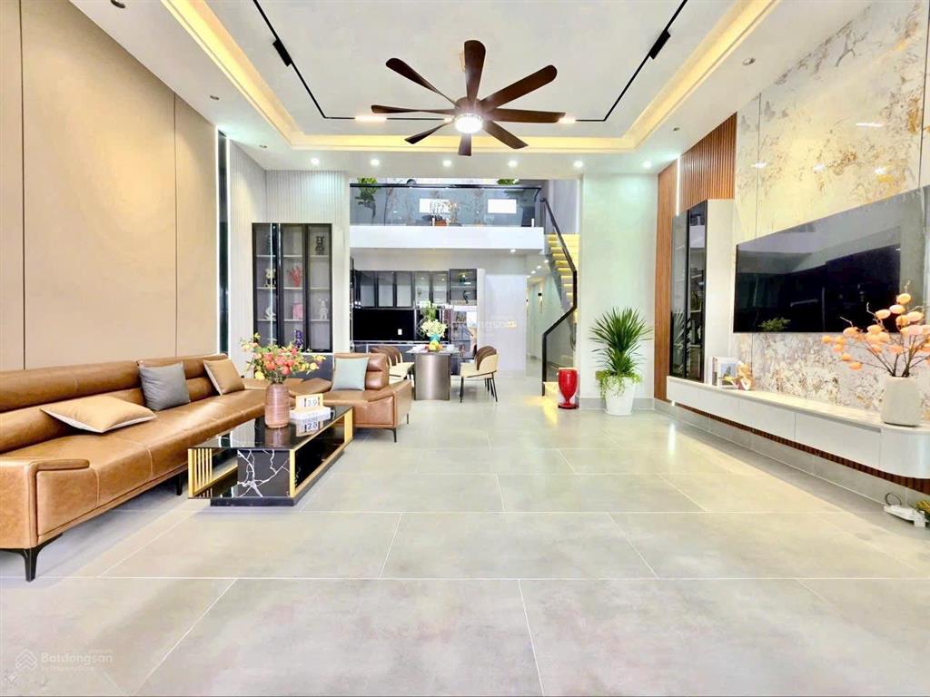 Bán nhà 121.3m2, nhà bè, 2 tầng, gần huỳnh tấn phát, 5,5m ngang, 4pn, 1pt, full nội thất, 7,25 tỷ