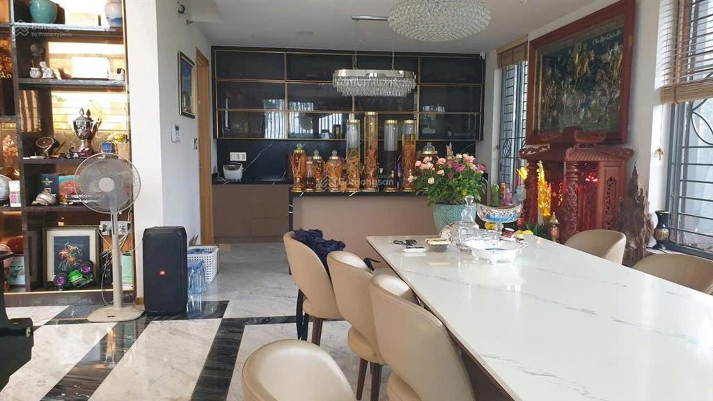 Bán biệt thự, quận 7, kế phú mỹ hưng, đường nguyễn lương bằng, 278m2  4 tầng, 12m x 14m nở hậu 15m