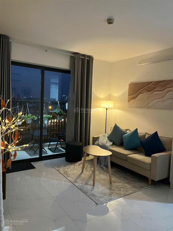 Cho thuê căn hộ 2pn2wc + 1p làm việc  view metro, 10p vào quận 1