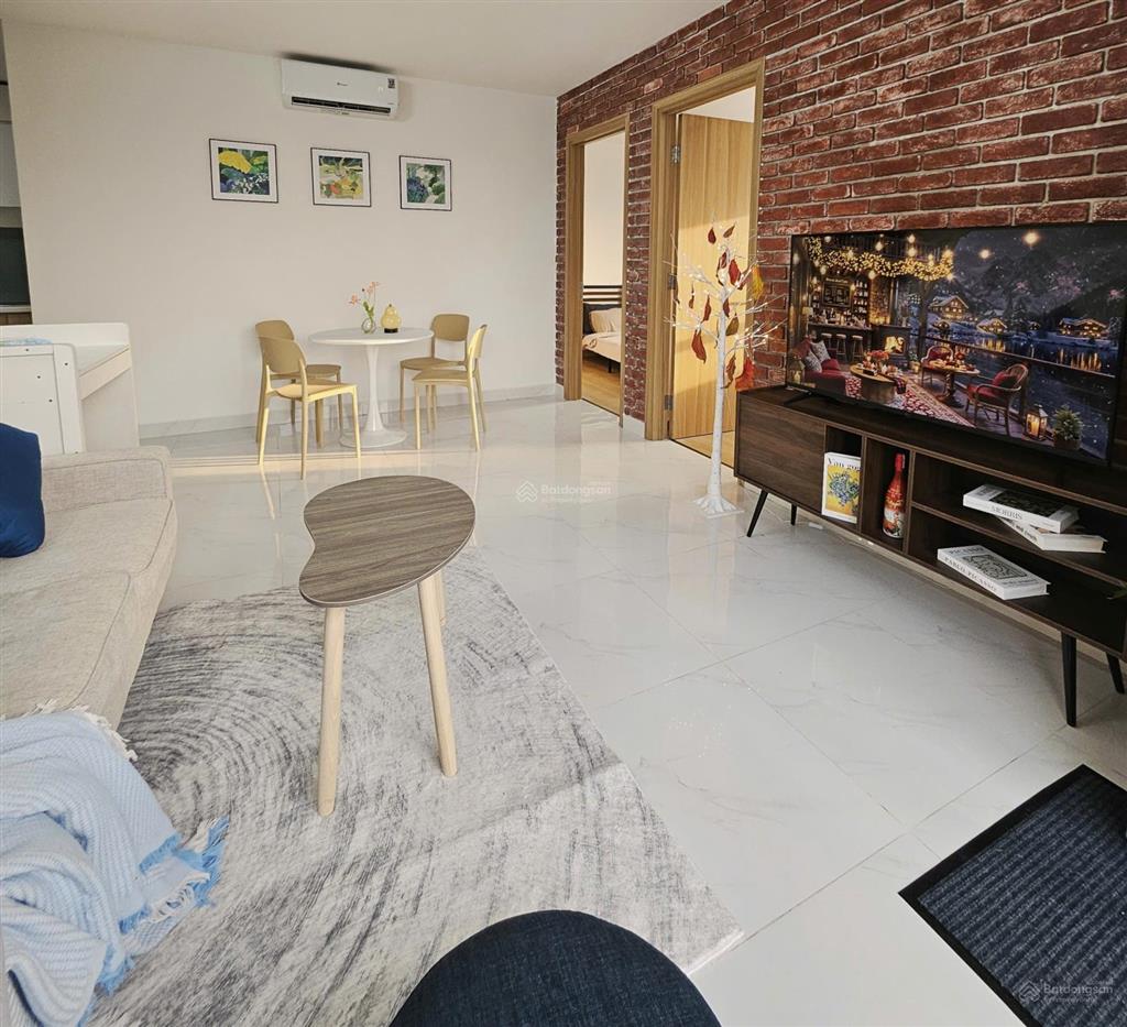 Cho thuê căn hộ 2pn2wc + 1p làm việc  view metro, 10p vào quận 1