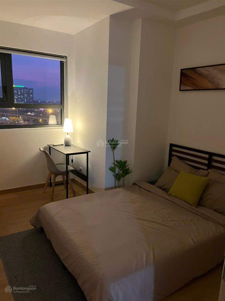 Cho thuê căn hộ 2pn2wc + 1p làm việc  view metro, 10p vào quận 1