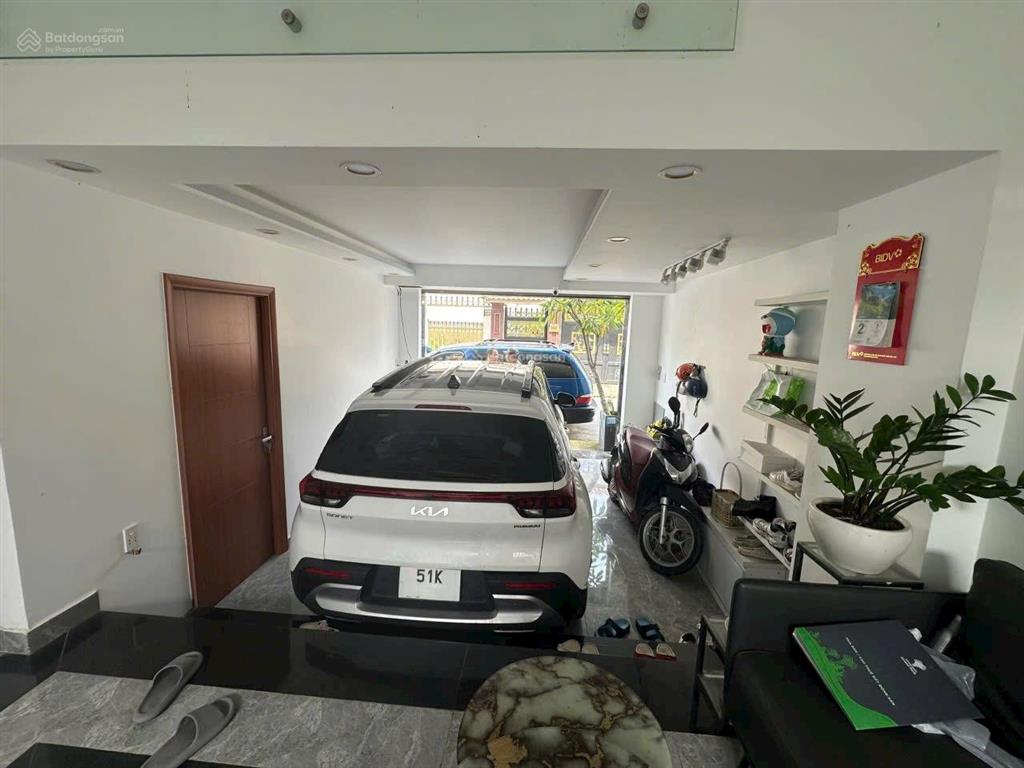 Nhà 4 tầng đẹp ngay chợ tam hà  diện tích 78m2 ngang 8m  đường xe hơi thông  giá 8.7 tỷ