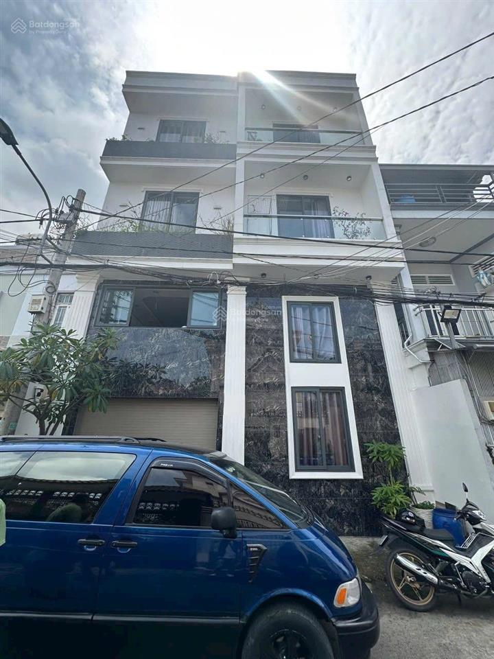 Nhà 4 tầng đẹp ngay chợ tam hà  diện tích 78m2 ngang 8m  đường xe hơi thông  giá 8.7 tỷ