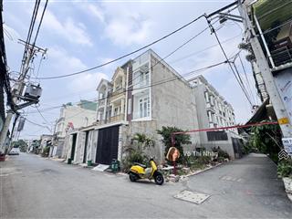 Lô đất đẹp đón đầu ql13  dt 4*19.5m  hẻm xe tải  xây dựng trệt 3 lầu + st  giá chỉ 6.7 tỷ