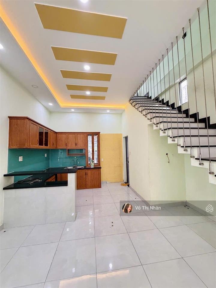 Giá 12 tỷ  diện tích 114m2 (5.75*20m)  ngay gigamall  đường xe hơi quay đầu