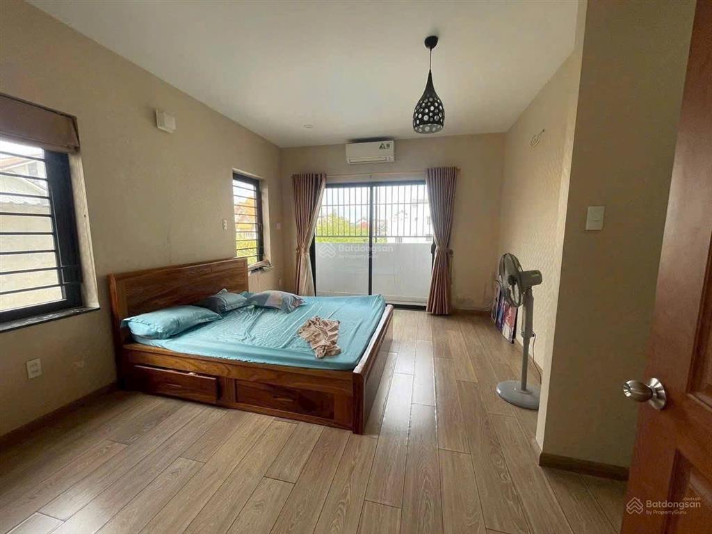 Biệt thự 4 tầng  dt 9x22m  giá 22 tỷ  đường lớn 10m  khu bên sông gần phạm văn đồng
