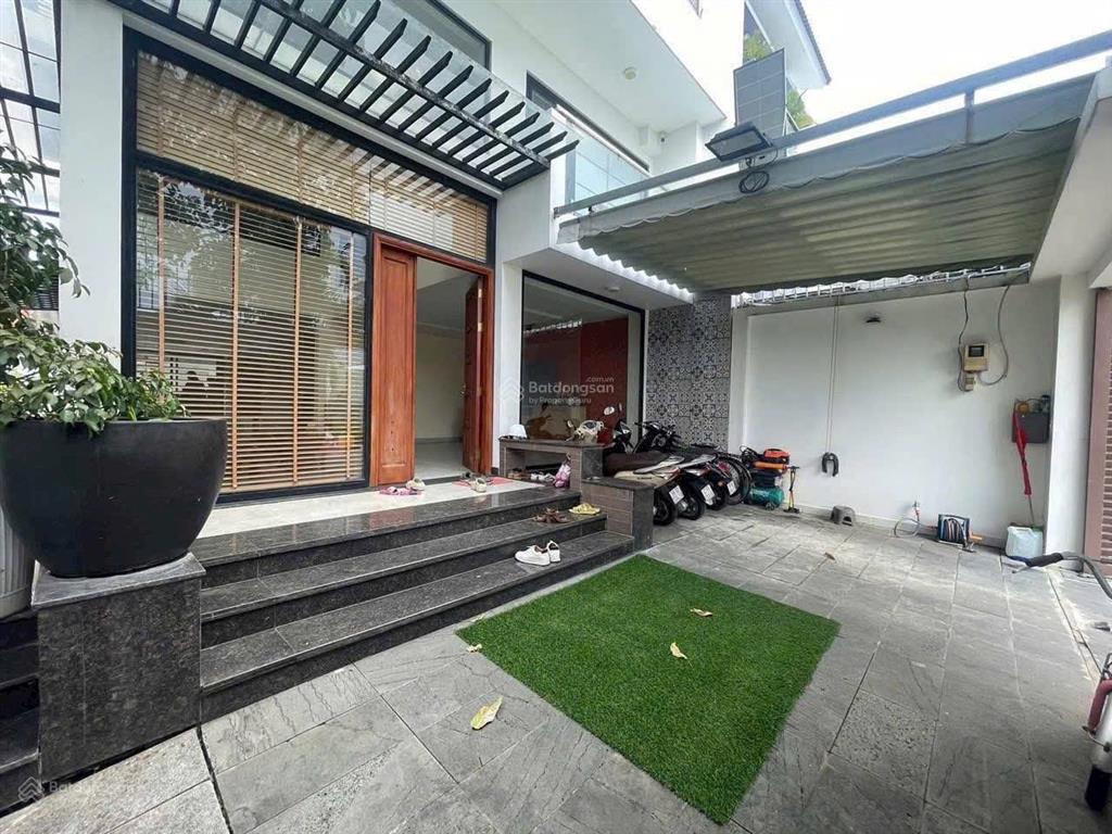 Biệt thự 4 tầng  dt 9x22m  giá 22 tỷ  đường lớn 10m  khu bên sông gần phạm văn đồng