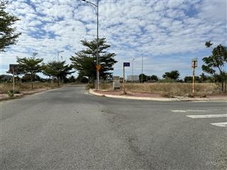 Gấp ! cần tiền bán gấp lô góc 2 mặt tiền, đối diện công viên, gần chung cư hacom k2 đang xây