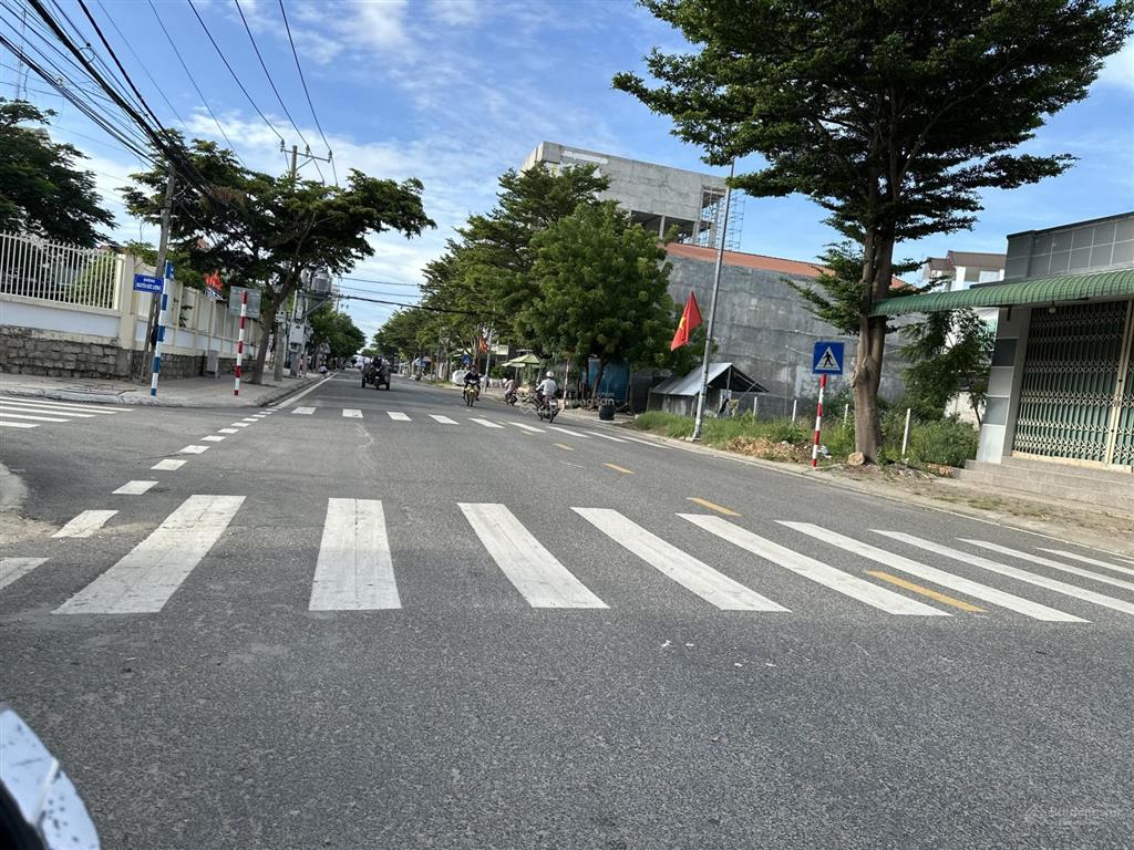 Đất đẹp, rẻ 140m2 thổ cư kề bờ biển phan rang  khu k2 mặt tiền 21m giá chỉ 4ty250 bao sổ