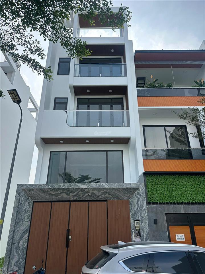 Bán nhà mới lê văn lương, nhà bè, dt 80m2, full nội thất cao cấp, thang máy sẵn, giá 10,85 tỷ