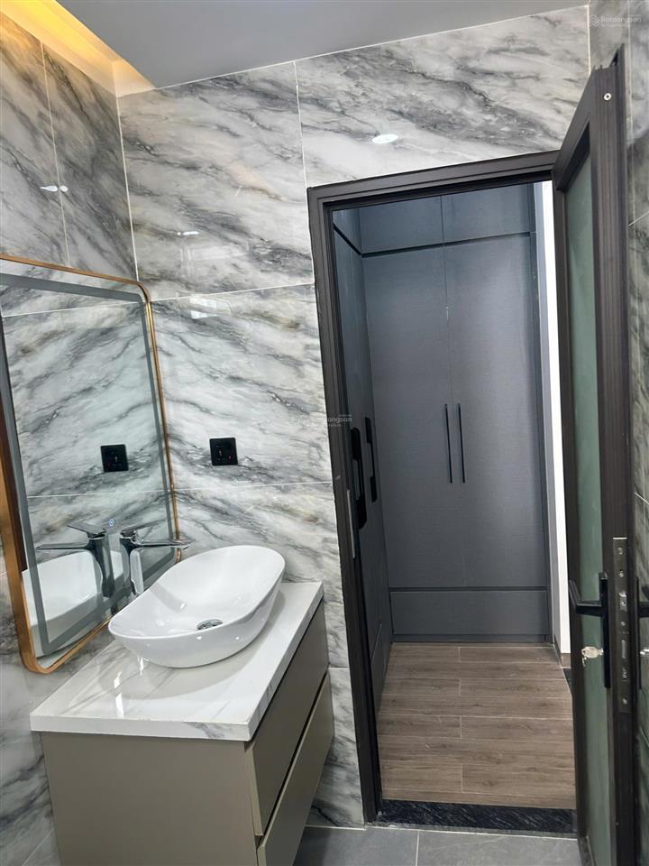 Chính chủ bán nhà mới lê văn lương, nhà bè, dt 80m2,  nội thất cao cấp, thang máy sẵn, giá 10,85 tỷ