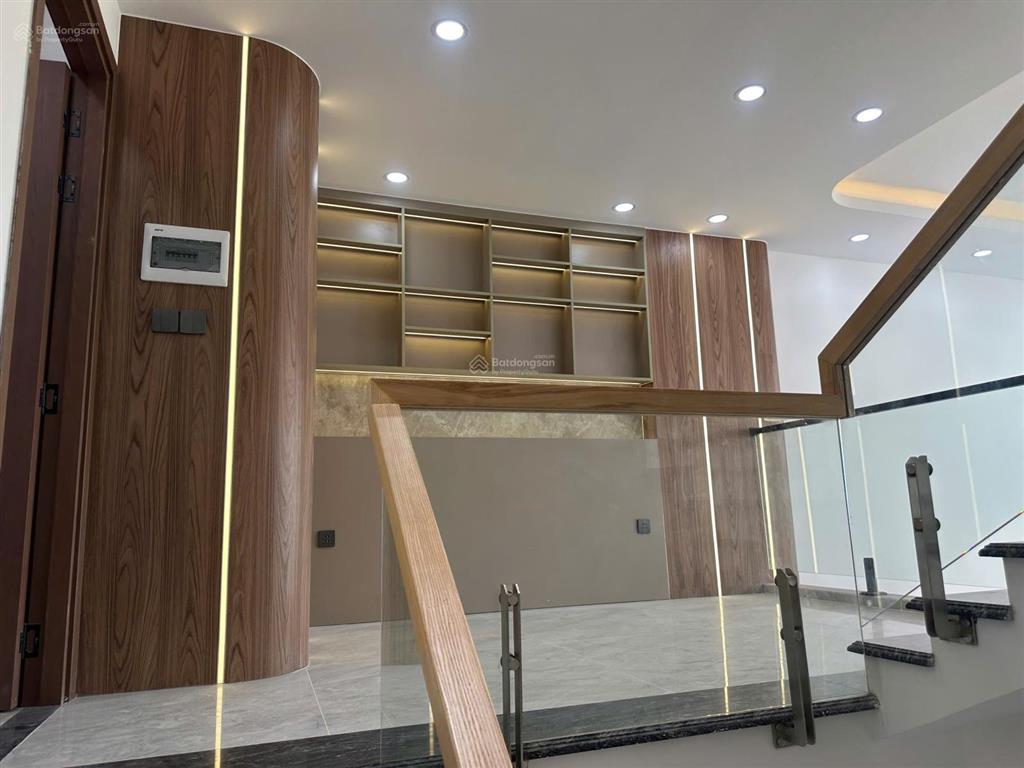 Chính chủ bán nhà mới lê văn lương, nhà bè, dt 80m2,  nội thất cao cấp, thang máy sẵn, giá 10,85 tỷ