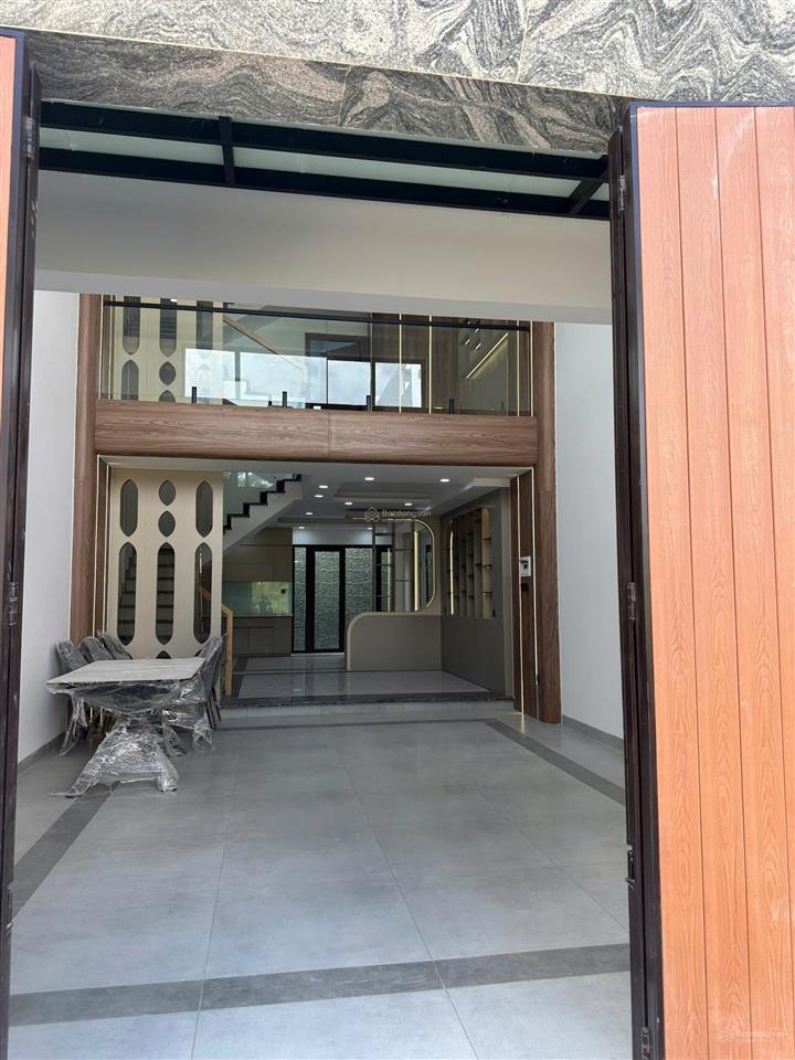 Chính chủ bán nhà mới lê văn lương, nhà bè, dt 80m2,  nội thất cao cấp, thang máy sẵn, giá 10,85 tỷ