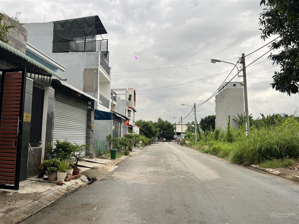 Bán lô đất trục 10m hẻm 200 bưng ông thoàn, phú hữu 63m2 chỉ 5 tỷ