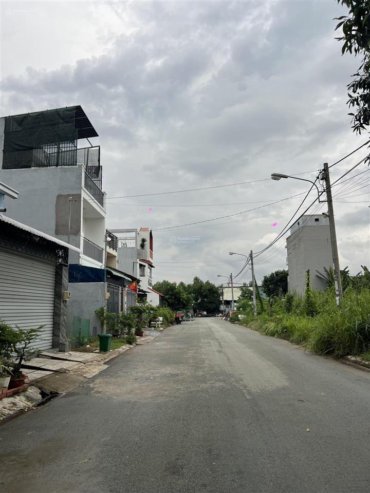 Bán 63m2 ngang 4,3m trục 10m hẻm 200 bưng ông thoàn, phú hữu, quận 9 giá 4,7 tỷ