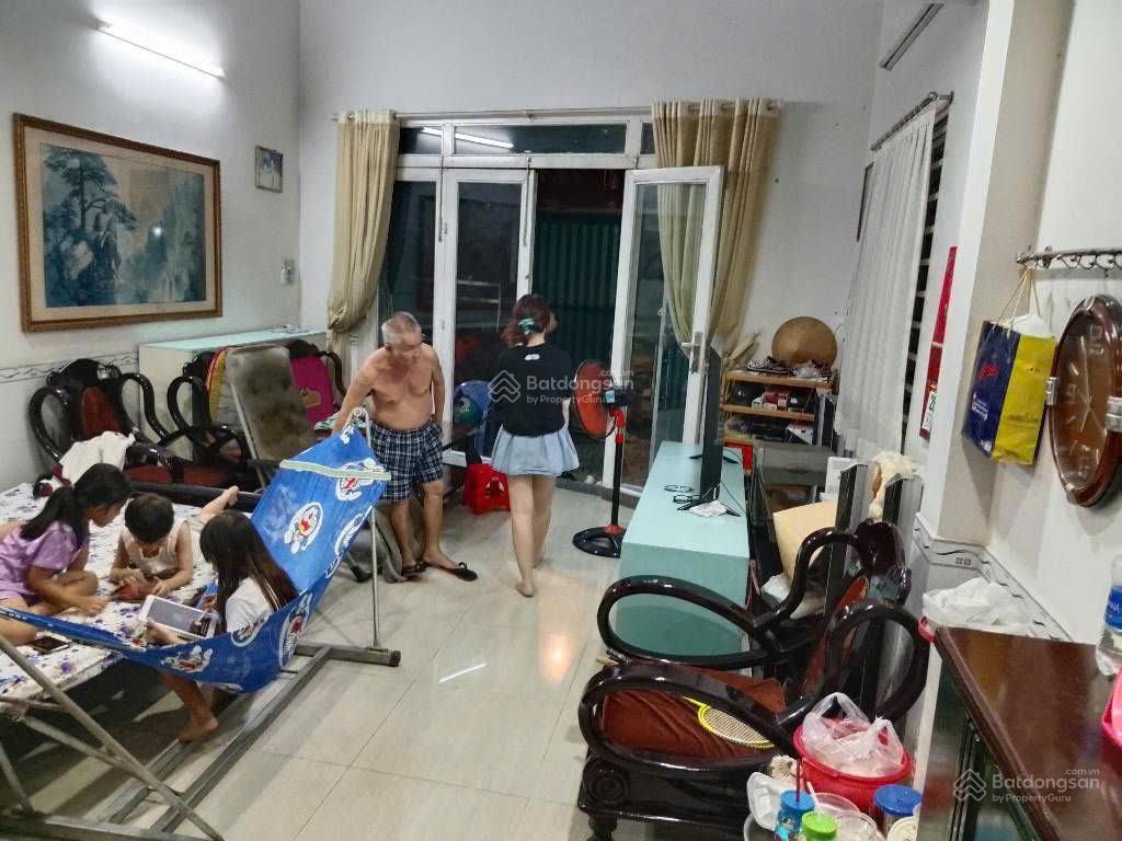 Bán nhà 3 tầng đường 970 p phú hữu quận 9 81m2 5,6x14,4m nhà mới sổ hồng oto đậu tại nhà 0764 994 ***