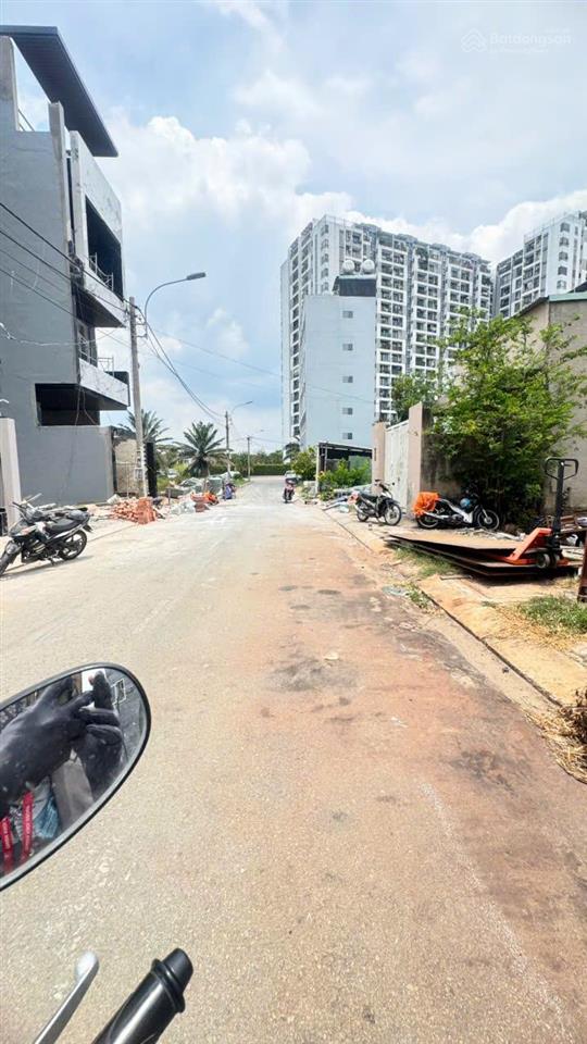 Bán đất đường gò cát p phú hữu q9 70m2 3,55tỷ sổ hồng đ6m. xdtd cc ngay 0764 994 ***