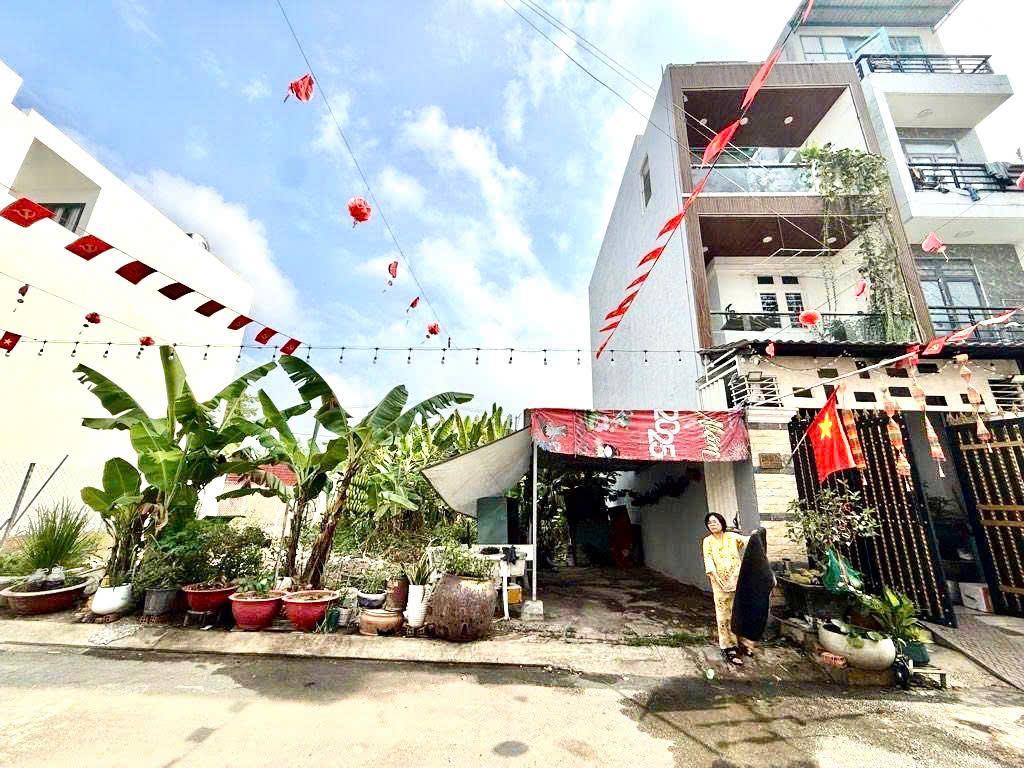 Đất 81m2  4,5 tỷ bưng ông thoàn  liên phường p phú hữu quận 9