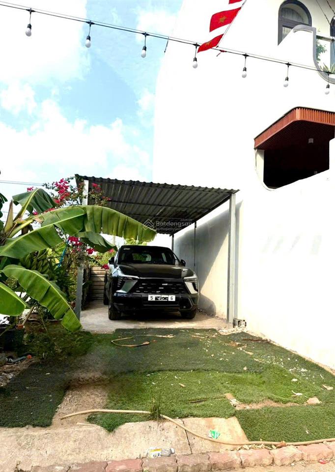 Đất 81m2  4,5 tỷ bưng ông thoàn  liên phường p phú hữu quận 9