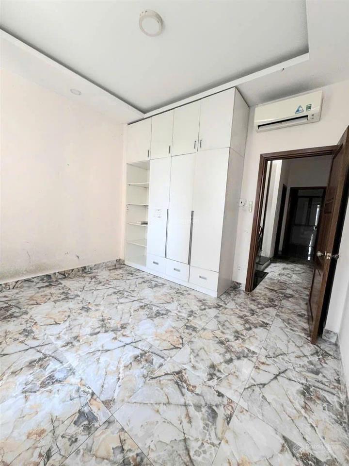 Bán nhà 3 tầng đường thông 7m giáp quận 2 hồ chí minh 56m2 5,1 tỷ sổ hồng 0764 994 ***
