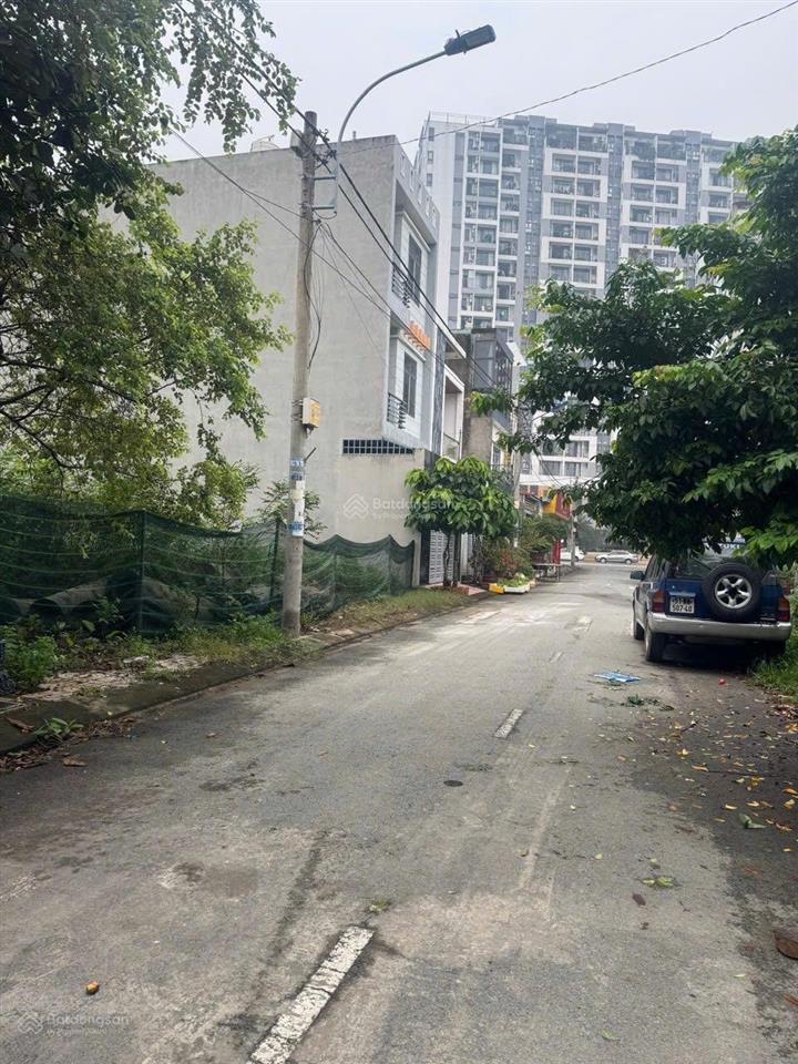 Bán đất 87m2 5,1x17m riocentro p phú hữu giáp quận 2 đ9m vỉa hè sổ hồng 5,9 tỷ 0764 994 ***