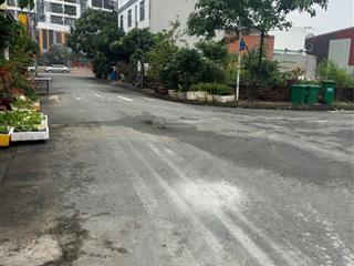 Bán đất 87m2 5,1x17m riocentro p phú hữu giáp quận 2 đ9m vỉa hè sổ hồng 5,9 tỷ 0764 994 ***